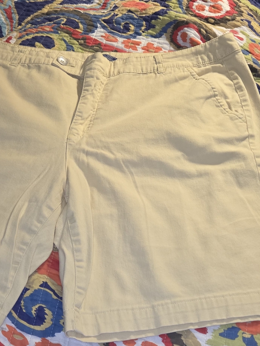 Bandolino Pale Yellow Women's Bermuda Shorts